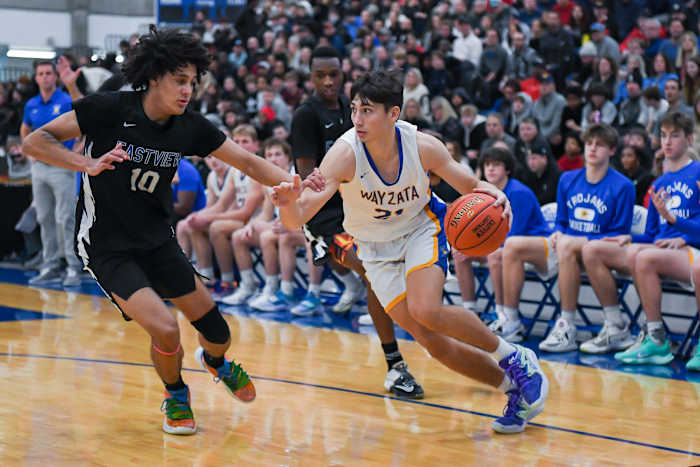 Photo by Earl Ebensteiner